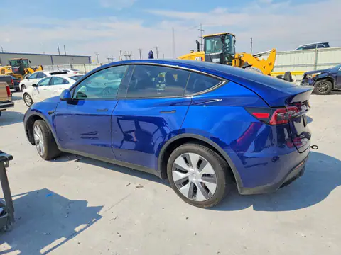 2024 TESLA MODEL Y VIN 7SAYGDEE5RA269085 фото 2