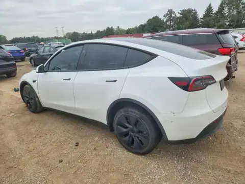 7SAYGDEE6RF164512 — 2024 Tesla Model Y, zdjęcie 2 z Copart, Przód