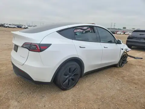 7SAYGDEE6RF164512 — 2024 Tesla Model Y, zdjęcie 3 z Copart, Przód