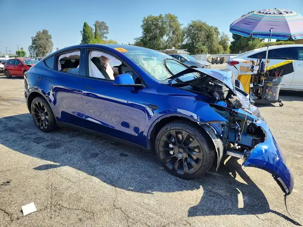 7SAYGDEDXRF092365 — 2024 Tesla Model Y, foto 4 de Copart, Parte delantera