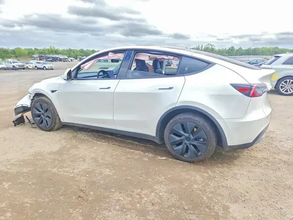7SAYGDEE6RF169810 — 2024 Tesla Model Y, foto 2 de Copart, Parte delantera
