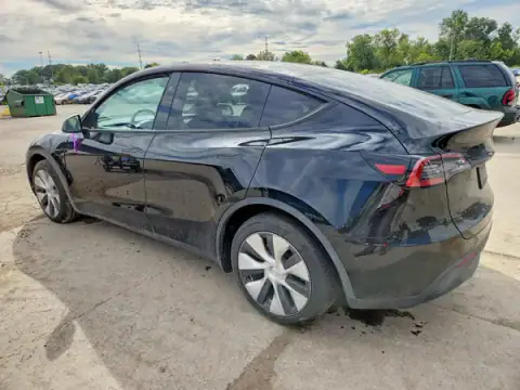 7SAYGDEE9RA225784 — 2024 Tesla Model Y, foto 2 de Copart, Parte delantera