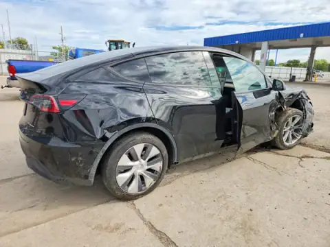 7SAYGDEE9RA225784 — 2024 Tesla Model Y, foto 3 de Copart, Parte delantera