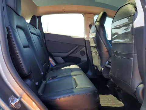7SAYGDED7RF201784 — 2024 Tesla Model Y, Parte trasera, fotos antes de reparar