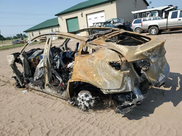 7SAYGAEEXSF262561 — 2025 Tesla Model Y, фото 2 с аукциона Copart 14.10.2026, Пожар