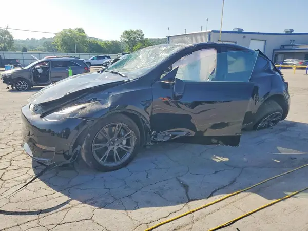 7SAYGAEE5SF255243 Tesla Model Y 2025 — uszkodzenie Uszkodzenia dookoła, zdjęcie przed naprawą