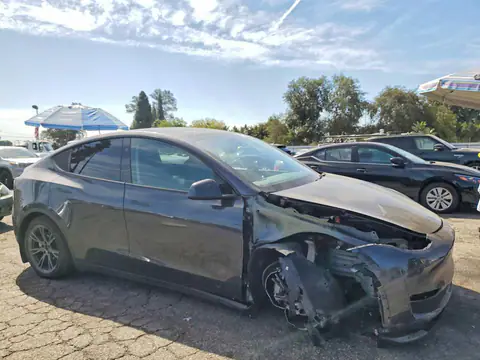 7SAYGDEE4SF216709 — 2025 Tesla Model Y, фото 4 с аукциона Copart 16.10.2026, Передняя часть