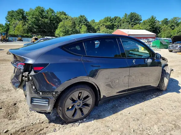 7SAYGAEE8SF241899 — 2025 Tesla Model Y, zdjęcie 3 z Copart, Przód
