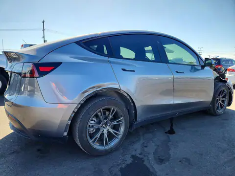 2025 Tesla Model Y VIN 7SAYGDED9SF242133 фото 3