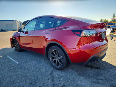 7SAYGDED8SF304637 — 2025 Tesla Model Y, photo 2 from Copart 27.10.2026, Front end