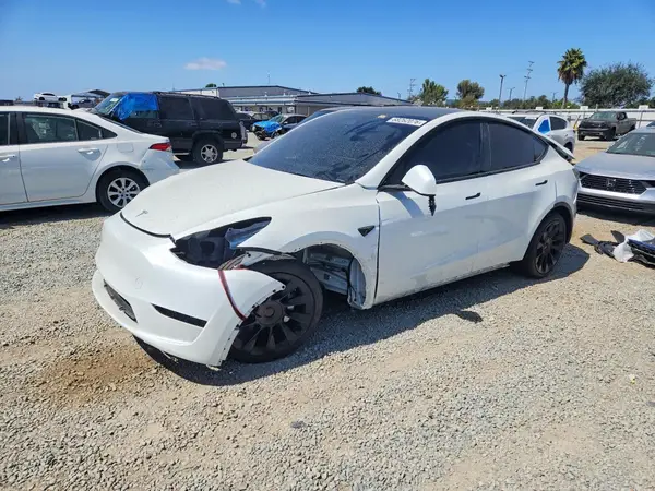 7SAYGDED5SF313232 Tesla Model Y 2025 — Front end damage, before-repair photo