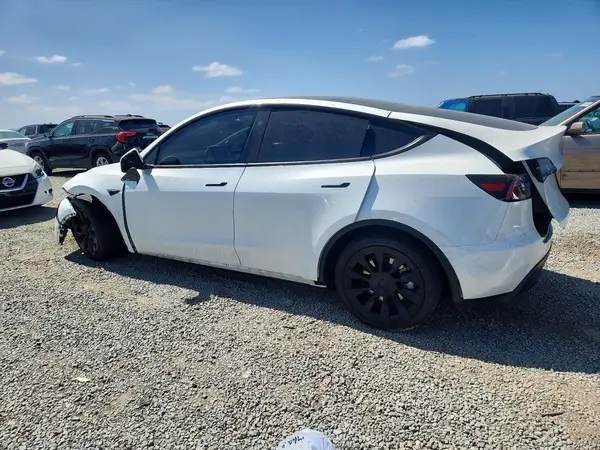 7SAYGDED5SF313232 — 2025 Tesla Model Y, photo 2 from Copart, Front end