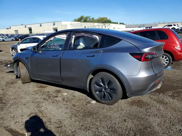 7SAYGDED3SF236702 — 2025 Tesla Model Y, фото 2 с аукциона Copart 13.10.2026, Передняя часть