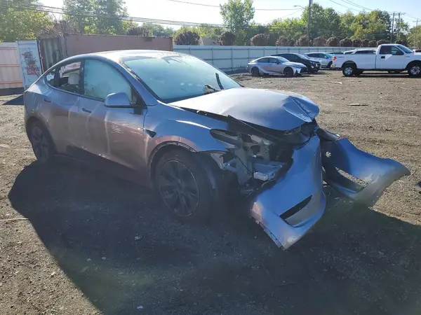 7SAYGDED3SF236702 — 2025 Tesla Model Y, фото 4 с аукциона Copart 13.10.2026, Передняя часть