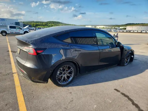 7SAYGDEDXSF227236 — 2025 Tesla Model Y, фото 3 с аукциона Copart, Передняя часть