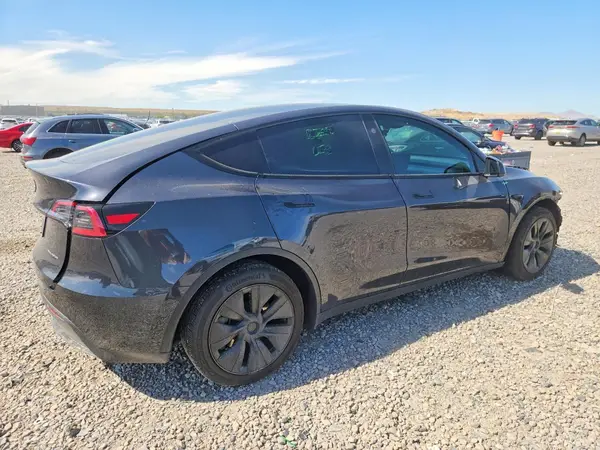 7SAYGDEE3SF294754 — 2025 Tesla Model Y, zdjęcie 3 z Copart 13.10.2026, Przód