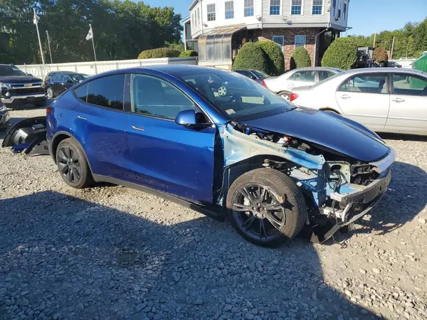 7SAYGAEE3SF285244 — 2025 Tesla Model Y, photo 4 from Copart, Front end