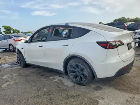 7SAYGDED3SA379548 — 2025 Tesla Model Y, фото 2 с аукциона Copart, ПЕРЕДНЯЯ ЧАСТЬ