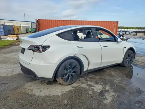 7SAYGDED3SA379548 — 2025 Tesla Model Y, фото 3 с аукциона Copart, ПЕРЕДНЯЯ ЧАСТЬ