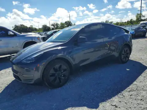 7SAYGDEDXSA354923 — 2025 Tesla Model Y, Tył (Rear End), zdjęć przed naprawą