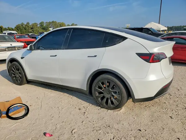 7SAYGDED2SA376432 — 2025 Tesla Model Y, фото 2 с аукциона Copart, Боковая часть