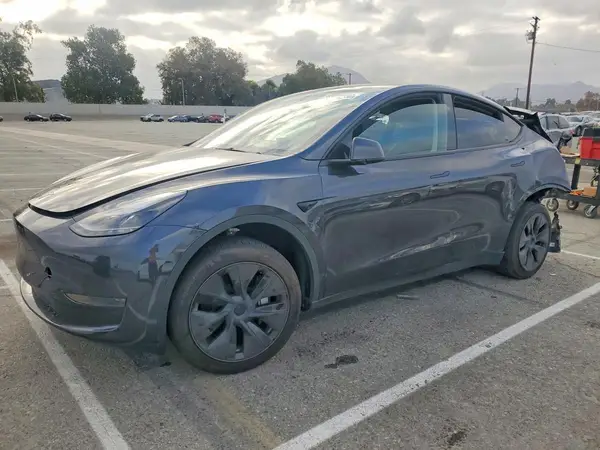 7SAYGDEDXSF314733 — 2025 Tesla Model Y, Задняя часть (Rear End), фото до ремонта