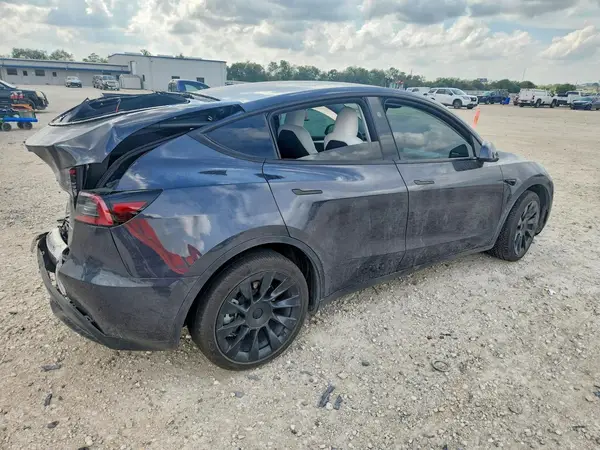 7SAYGDEE7SA370165 — 2025 Tesla Model Y, zdjęcie 3 z Copart, Tył