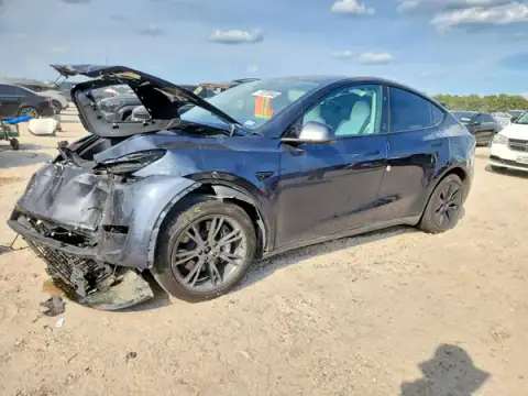 7SAYGDEE9SA350340 — 2025 Tesla Model Y, Parte delantera (Front End), fotos antes de reparar