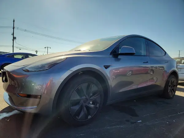 7SAYGDEE4SF287442 — 2025 Tesla Model Y, Боковая часть (Side), фото до ремонта