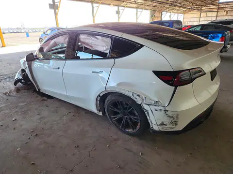 7SAYGAEEXSF301861 — 2025 Tesla Model Y, zdjęcie 2 z Copart, Przód