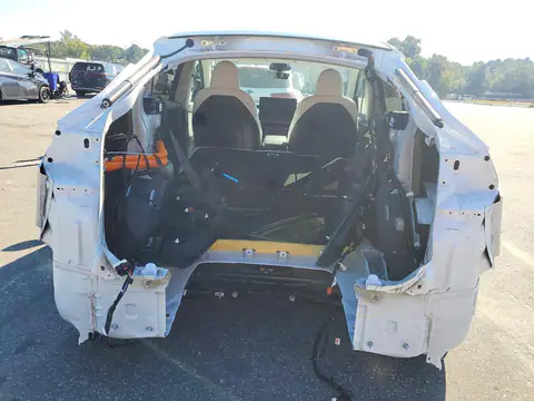 7SAYGDEF3SF311237 — 2025 Tesla Model Y, Tył, zdjęć przed naprawą