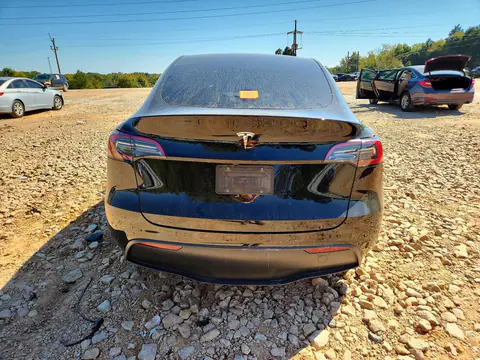7SAYGDED1SF235919 — 2025 Tesla Model Y, წინა ნაწილი, ფოტოები შეკეთებამდე