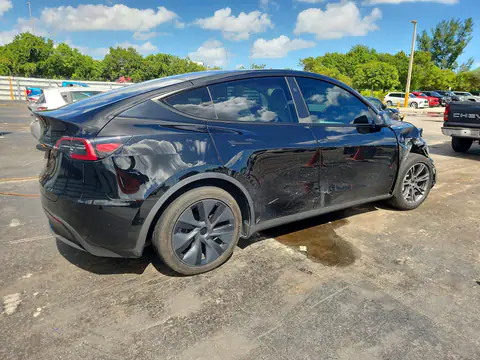 7SAYGDED0SF246197 — 2025 Tesla Model Y, ფოტო 3, Copart, წინა ნაწილი