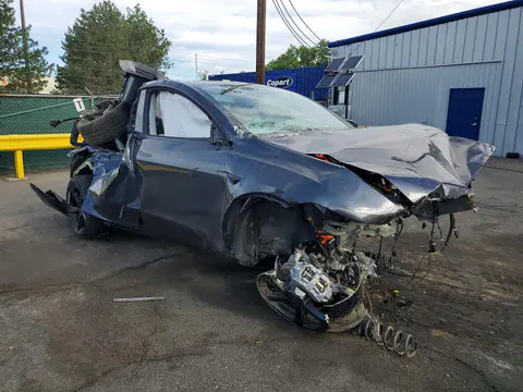 2026 Tesla Model Y VIN 7SAYGDEE3TA623354 фото 4