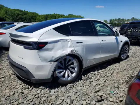 7SAYGDEE9TA469054 — 2026 Tesla Model Y, ფოტო 3, Copart, გვერდითი ნაწილი