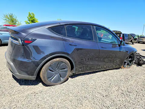 7SAYGDEE2TF583111 — 2026 Tesla Model Y, фото 3 с аукциона Copart 20.10.2026, ПЕРЕДНЯЯ ЧАСТЬ