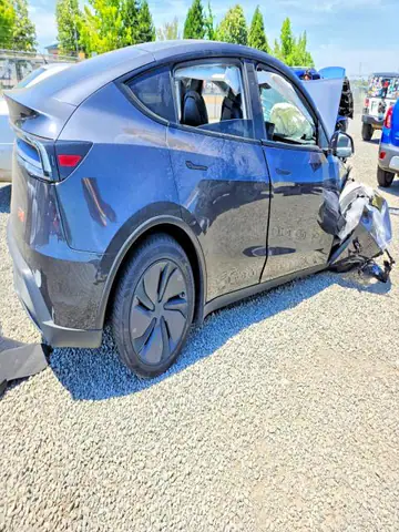 7SAYGDEE5TF330493 — 2026 Tesla Model Y, ფოტო 3, Copart 20.10.2026, წინა ნაწილი