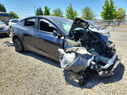 7SAYGDEE5TF330493 — 2026 Tesla Model Y, ფოტო 4, Copart 20.10.2026, წინა ნაწილი