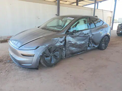 7SAYGDED7TA461686 Tesla Model Y 2026 — Side damage, before-repair photo