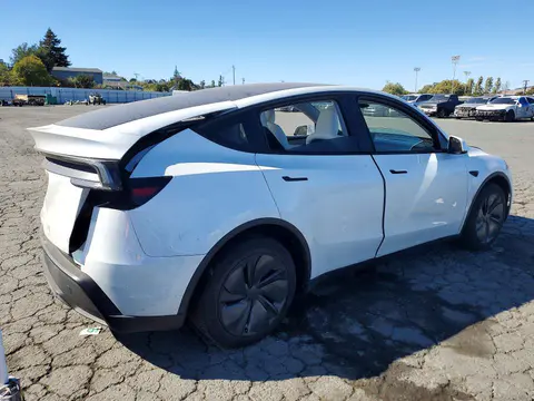 2026 Tesla Model Y VIN 7SAYGDED0TF538465 фото 3