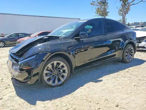 7SAYGDED4TF618724 Tesla Model Y 2026 — Front end damage, before-repair photo