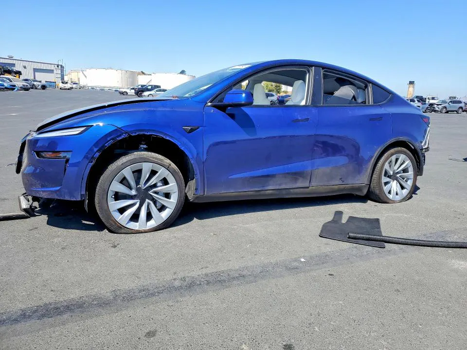 2026 Tesla Model Y VIN 7SAYGDED8TF420244 фото 1