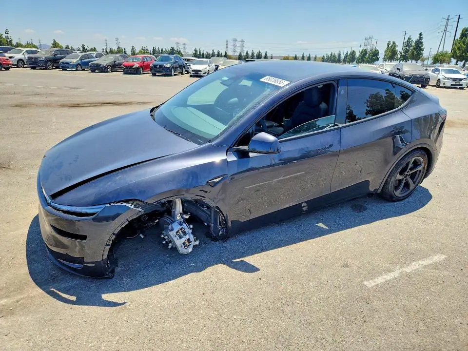 7SAYGDED6TF649781 Tesla Model Y 2026 — daño Parte delantera, foto antes de reparar