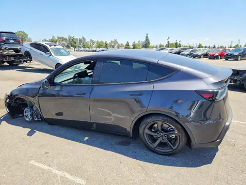 7SAYGDED6TF649781 — 2026 Tesla Model Y, foto 2 de Copart 15.10.2026, Parte delantera