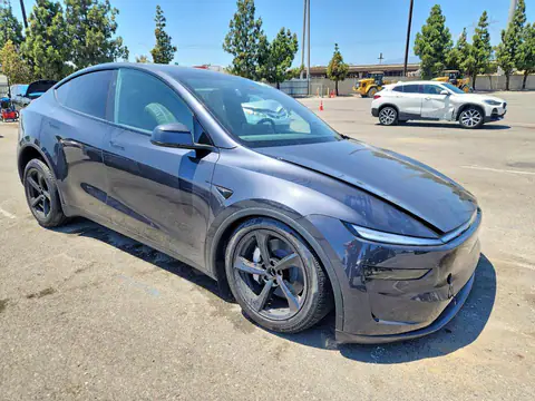 7SAYGDED6TF649781 — 2026 Tesla Model Y, foto 4 de Copart 15.10.2026, Parte delantera