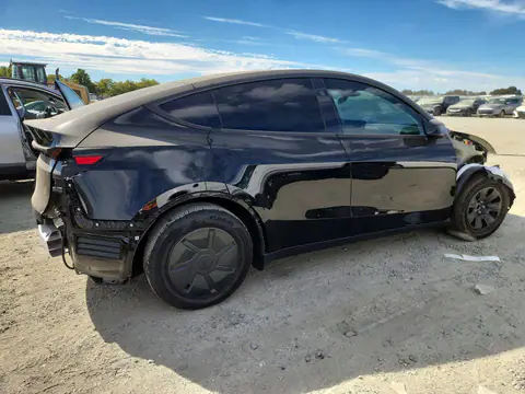 2026 Tesla Model Y VIN 7SAYGDED5TA602917 фото 3