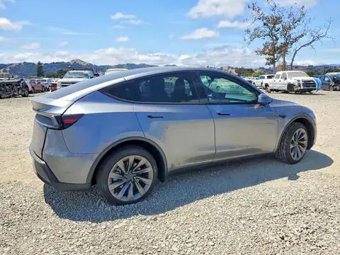 7SAYGDED1TF638493 — 2026 Tesla Model Y, zdjęcie 3 z Copart 22.10.2026, Uszkodzenia podwozia