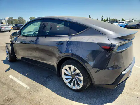 2026 Tesla Model Y VIN 7SAYGDEE7TF375497 фото 2