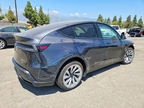 2026 Tesla Model Y VIN 7SAYGDEE7TF375497 фото 3