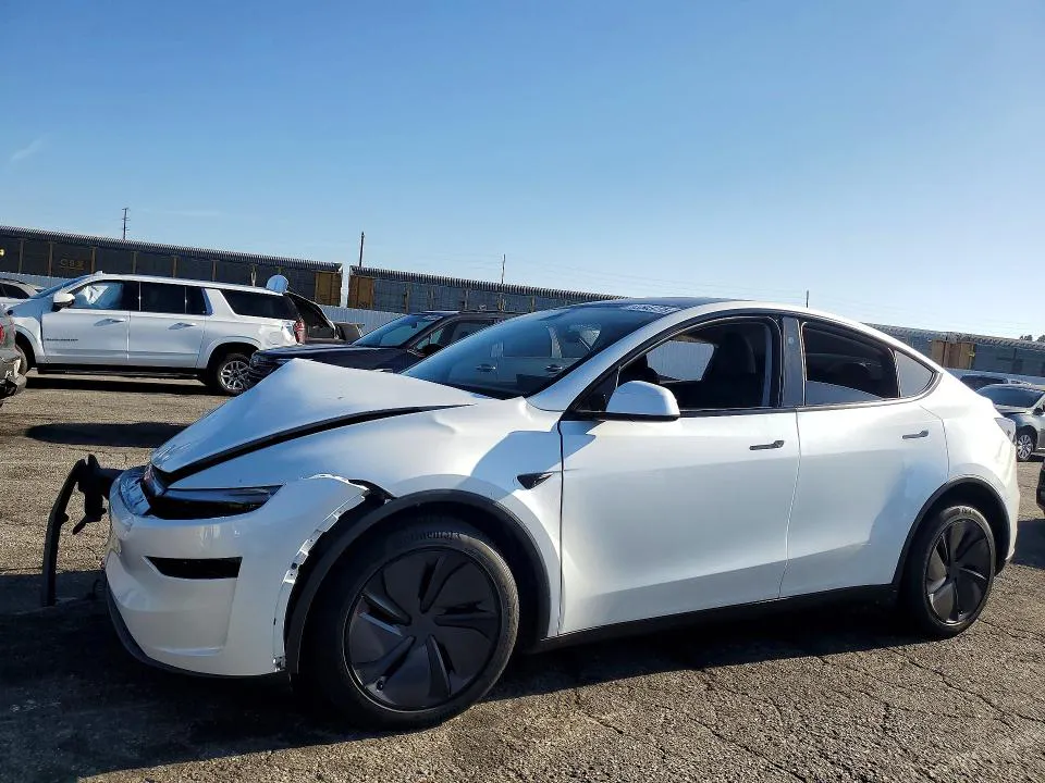 2026 Tesla Model Y VIN 7SAYGDED2TF444118 фото 1